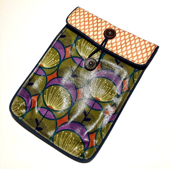 Fossil Key-Per Multi Pattern, Multi Color Envelope Clutch - Picture 3 of 10